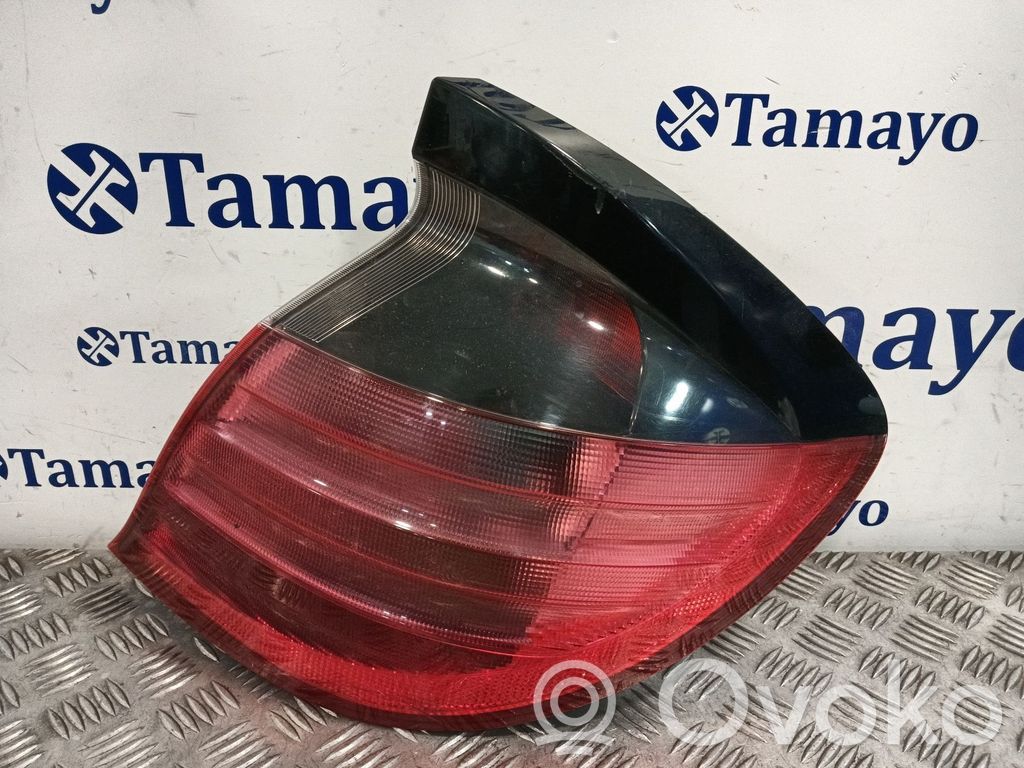 Mercedes-Benz C W203 Lampă spate în caroserie 