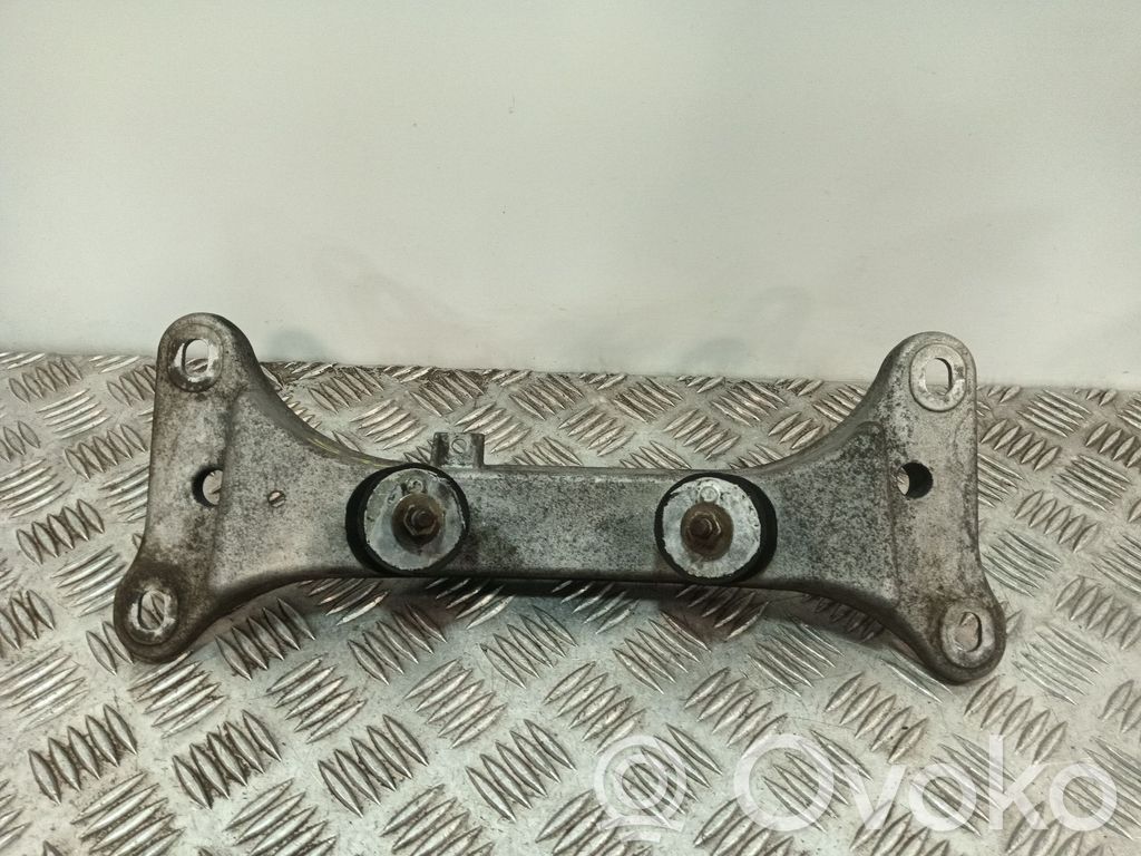 BMW 1 E81 E87 Engine mount bracket 