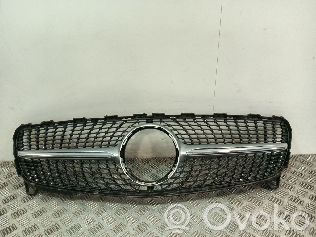Mercedes-Benz A W176 Grilă față 