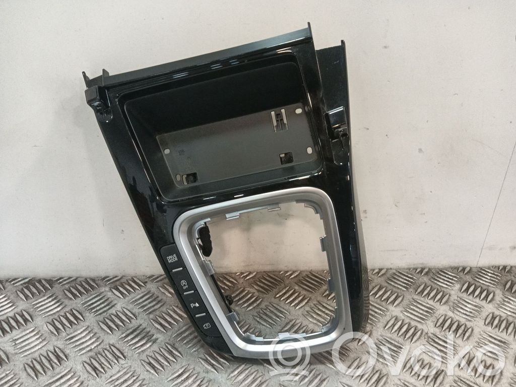 KIA Xceed Osłona tylnej klapy 