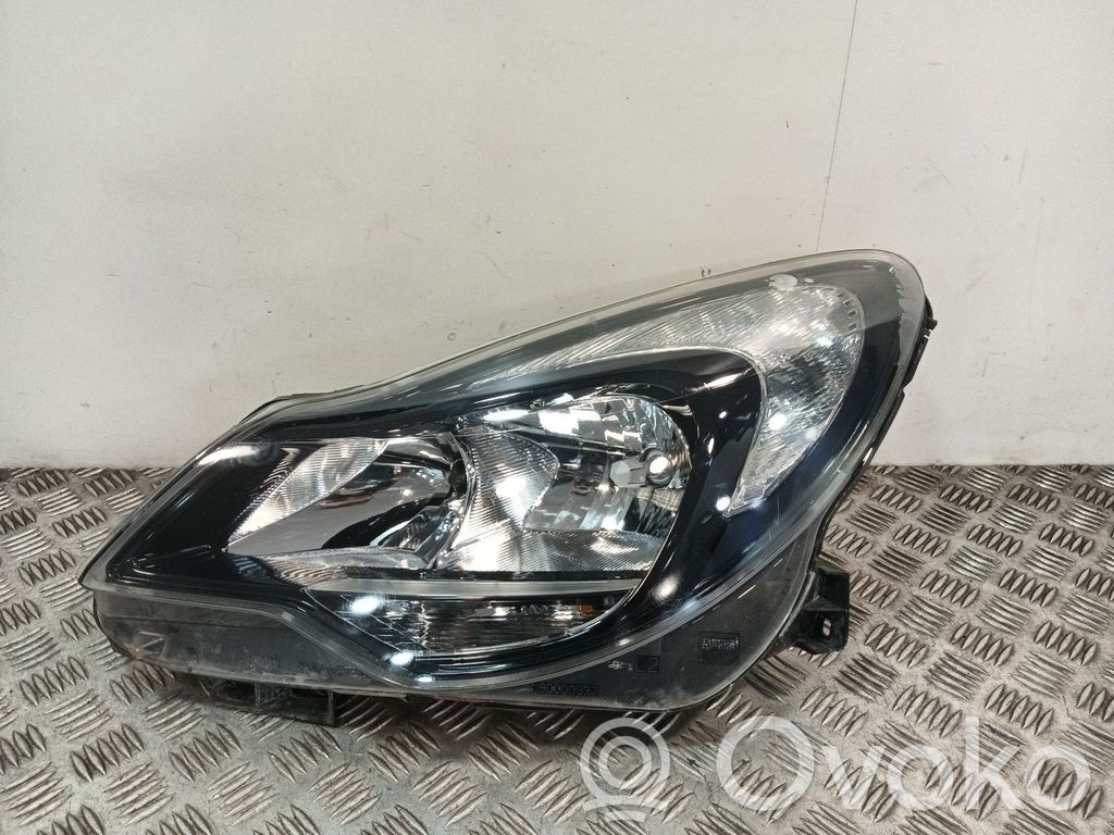 Opel Corsa D Lampa przednia 