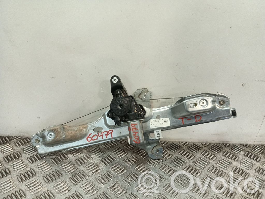 Nissan Qashqai Macara geam ușă spate cu motor 