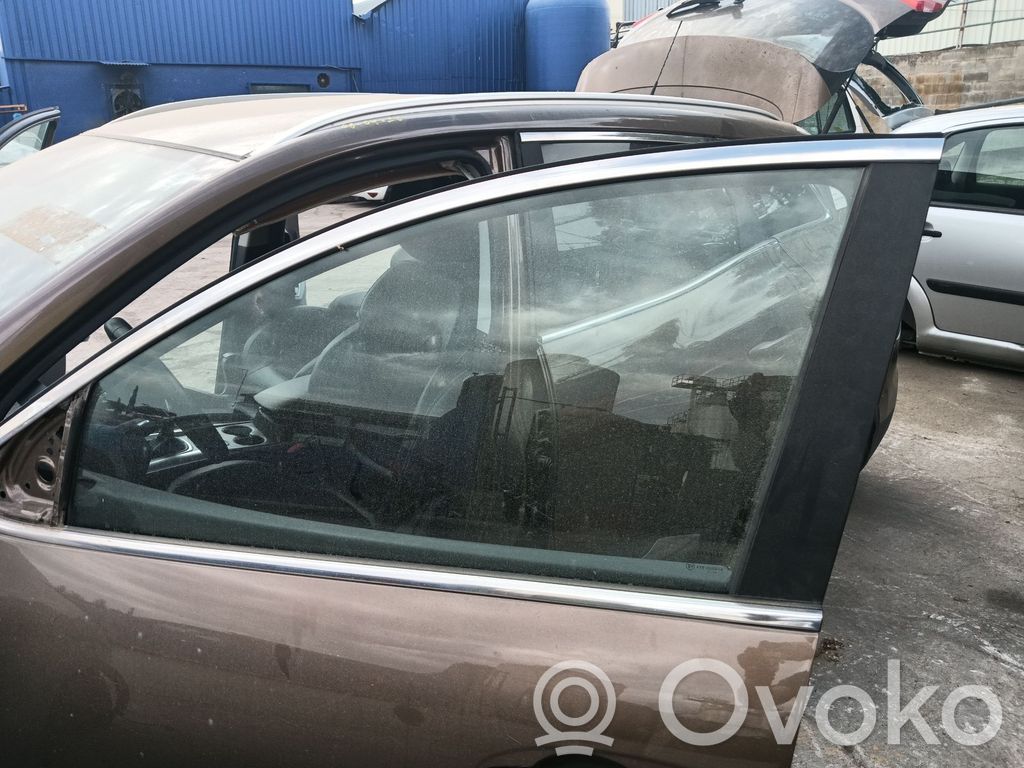 Renault Kadjar Vetro del finestrino della portiera anteriore - quattro porte