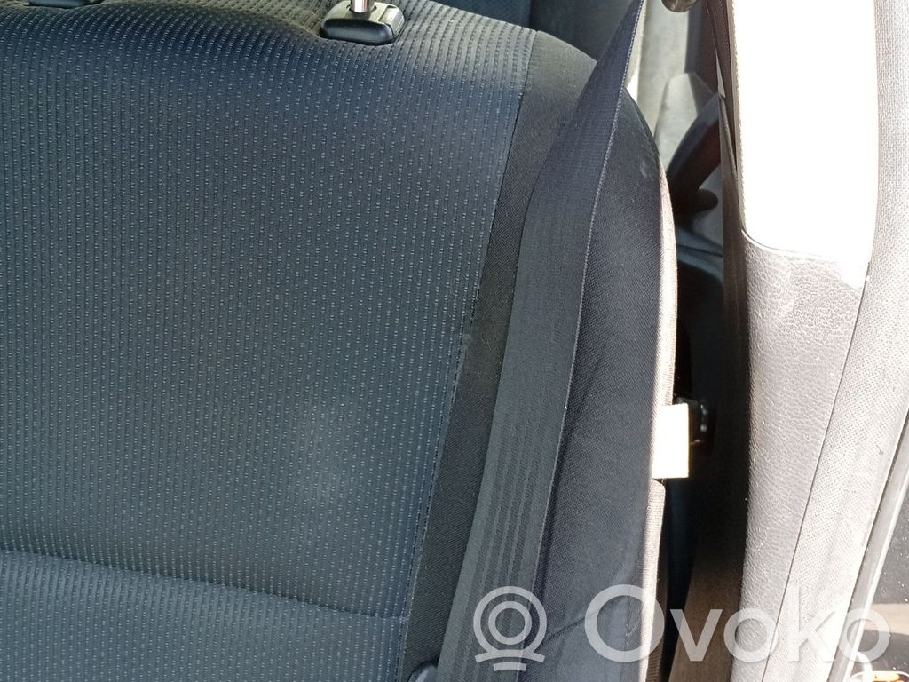 Mazda 3 II Etuistuimen turvavyö