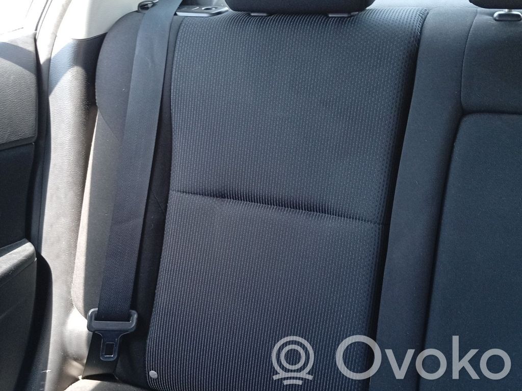 Mazda 3 II Takaistuimen turvavyö 