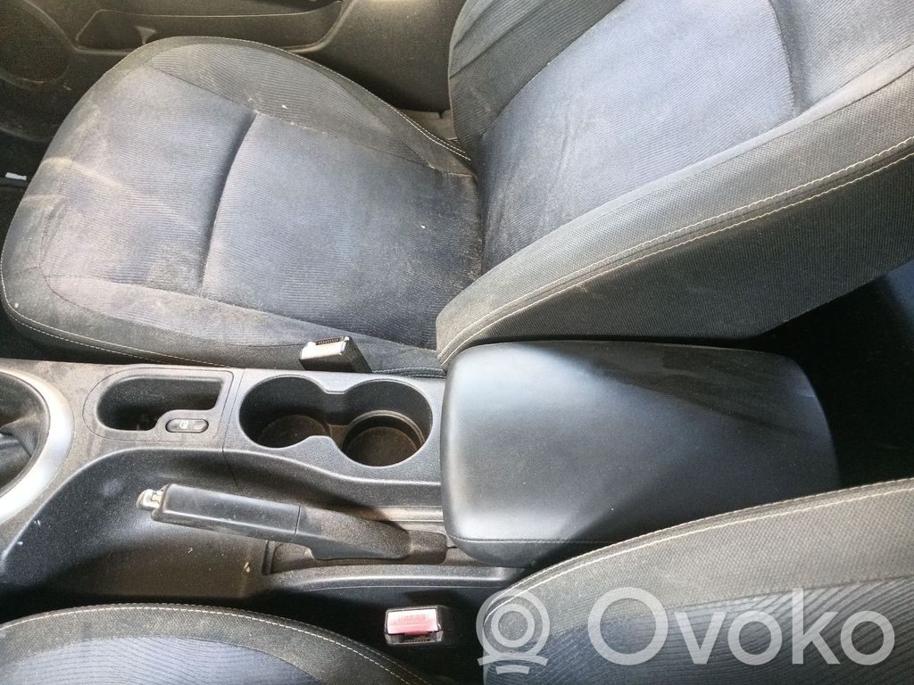 Nissan Qashqai Consola central