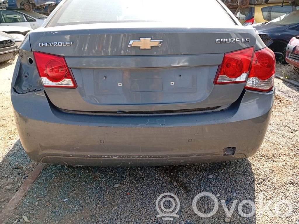 Chevrolet Cruze Front bumper mounting bracket 