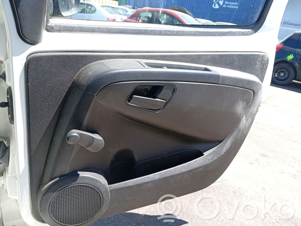 Fiat Fiorino Priekšējo durvju apdare 
