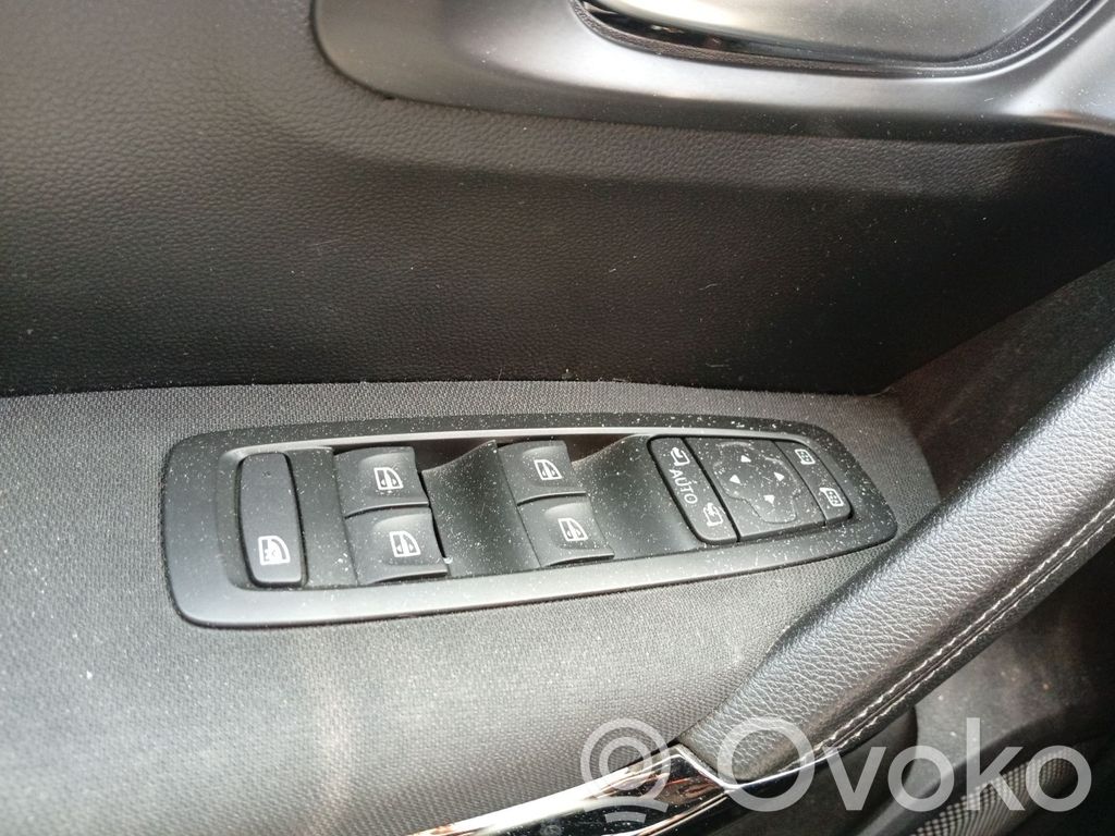 Renault Kadjar Electric window control switch 
