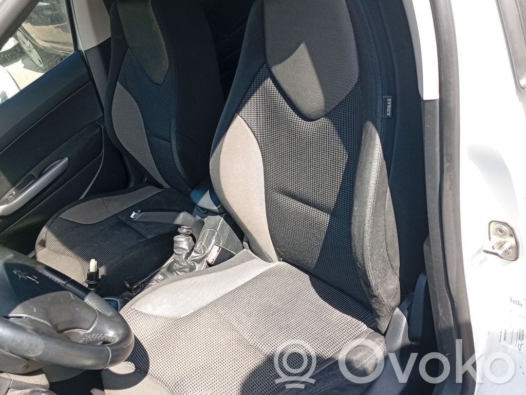 Peugeot 308 Kuljettajan istuin 