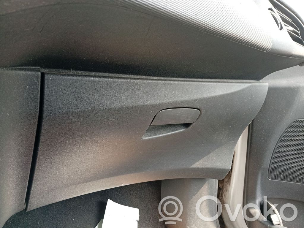 Citroen C3 Pluriel Mantu nodalījums 