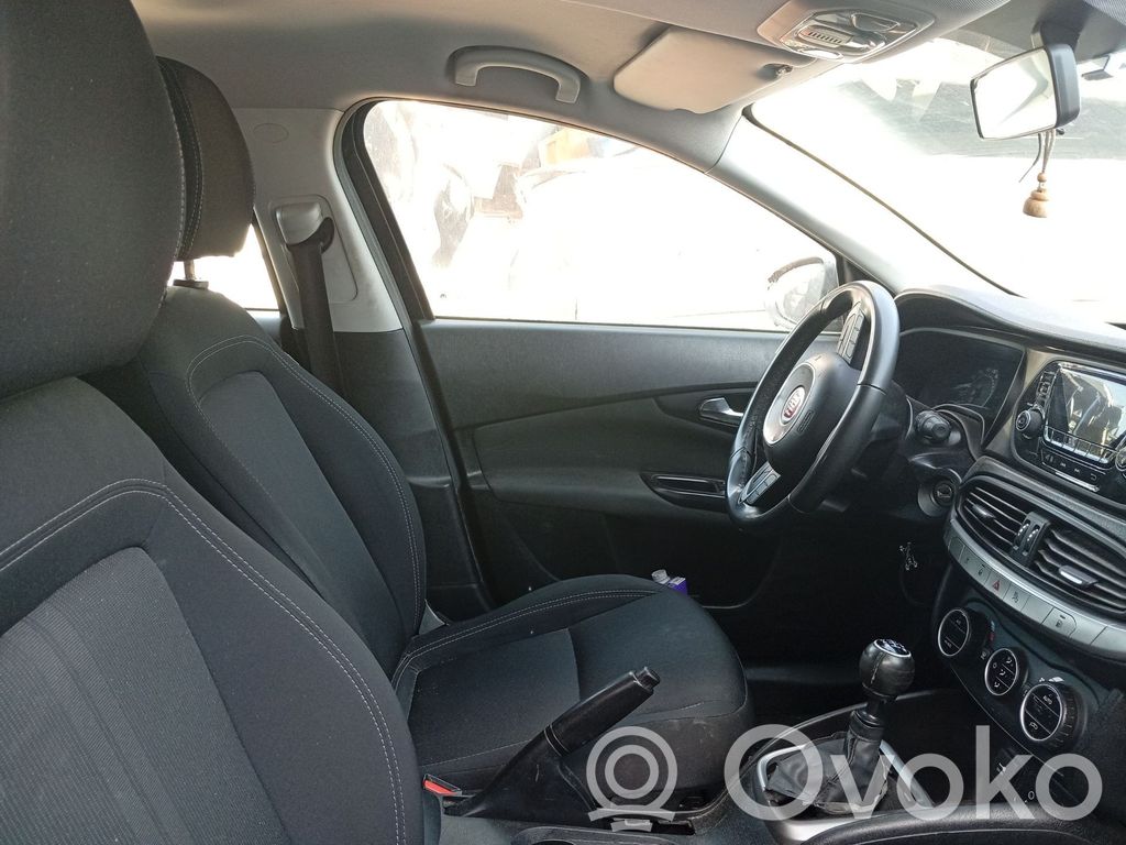 Fiat Tipo Airbag de la puerta delantera 