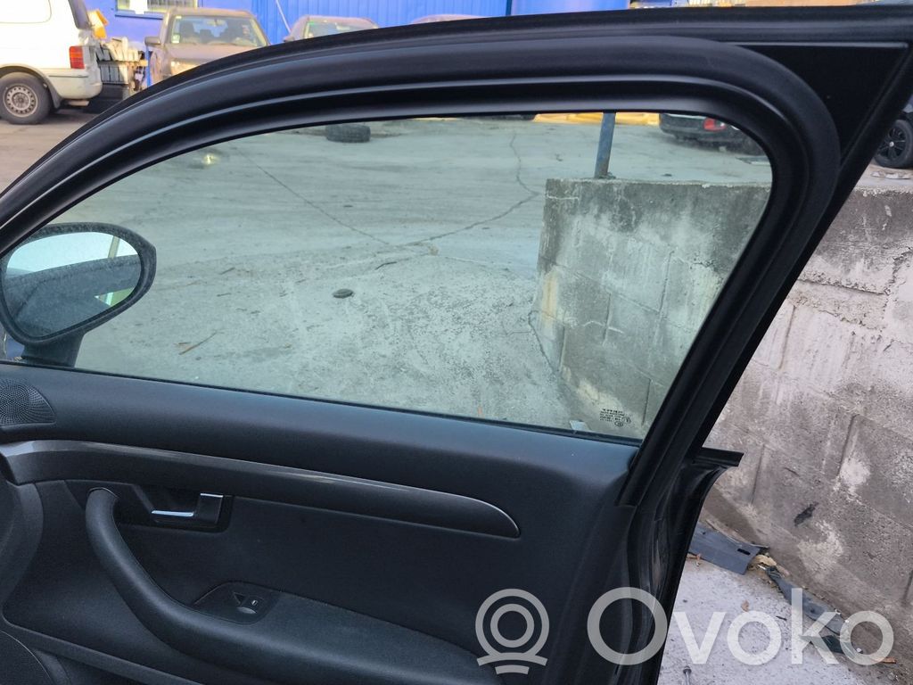 Seat Exeo (3R) Front door window glass four-door 