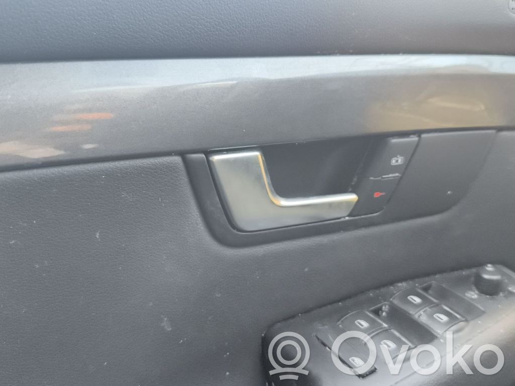 Seat Exeo (3R) Poignée inférieure de porte avant