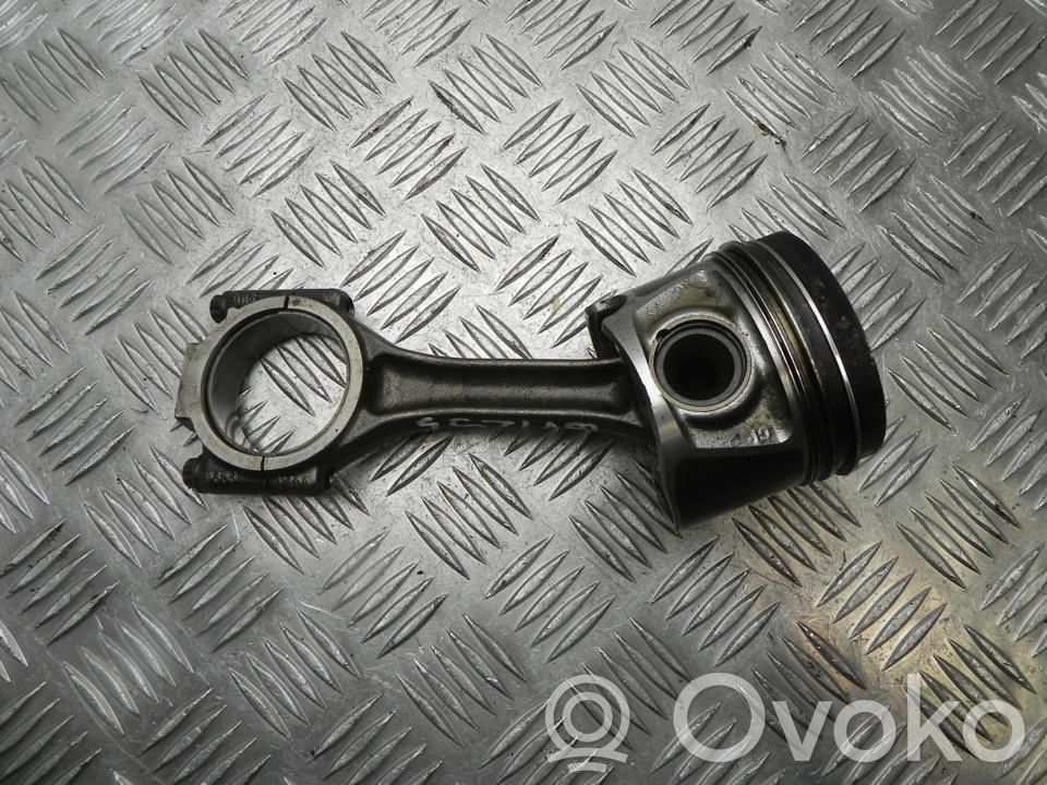 Jeep Patriot Piston with connecting rod 