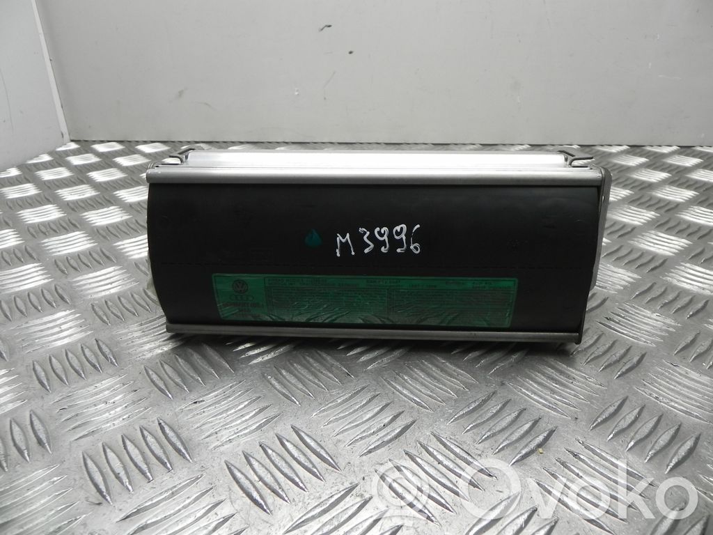 Poduszka powietrzna Airbag pasażera   4B1880204,M3996,M3996