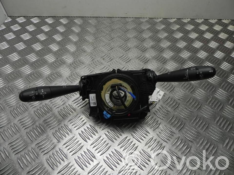 Peugeot 5008 Interruptor/palanca de limpiador de luz de giro 
