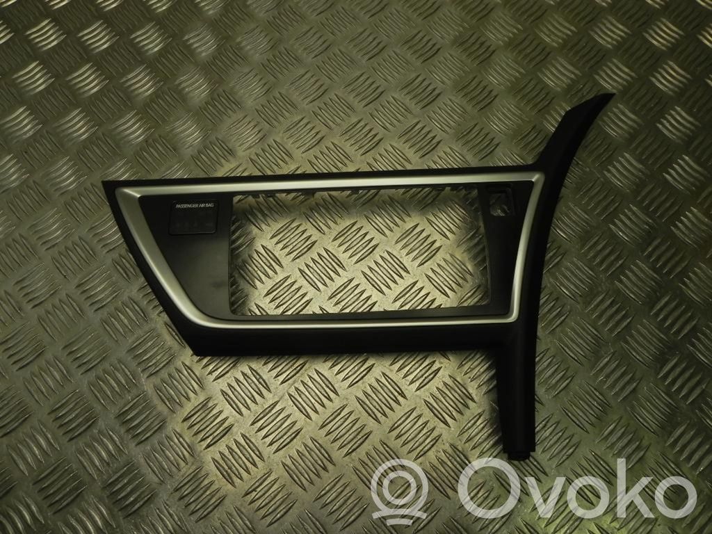 Toyota Auris E180 Radio/GPS head unit trim 