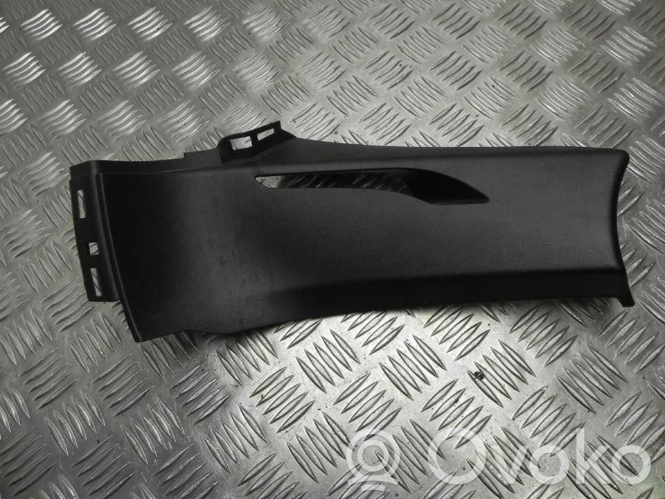 Tesla Model S Kita panelės detalė 