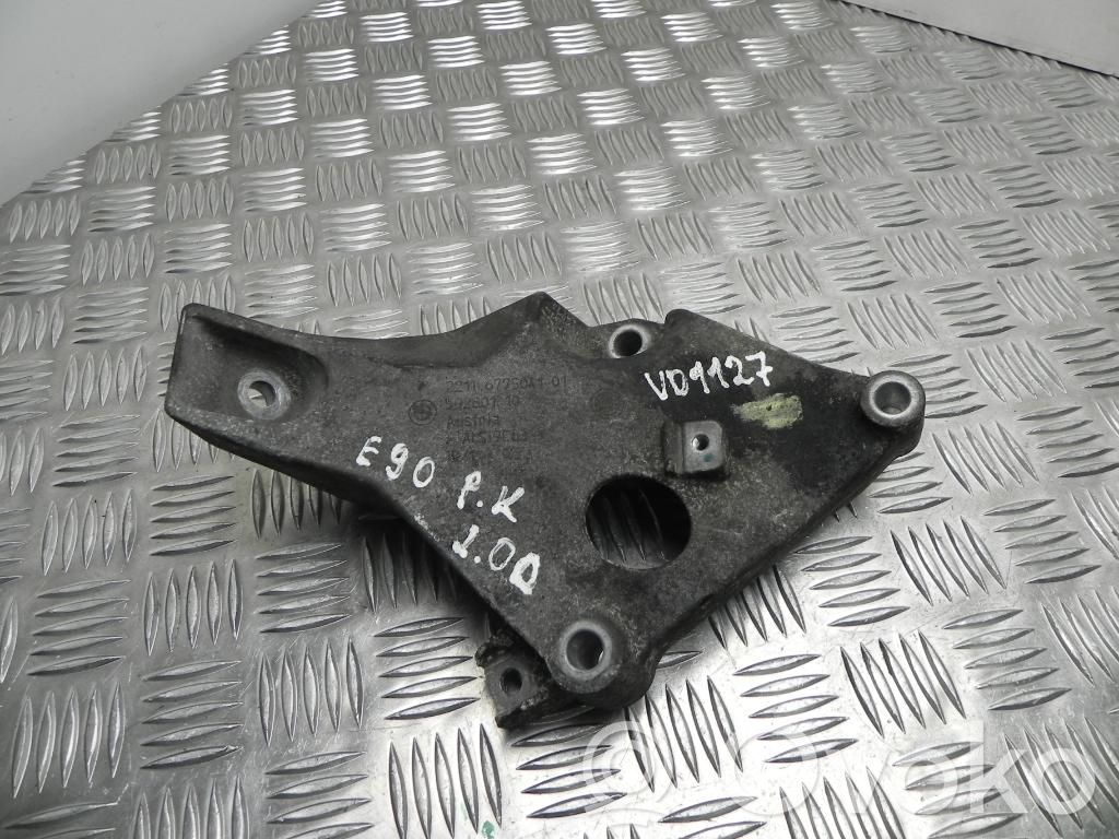 BMW 1 E81 E87 Engine mounting bracket 