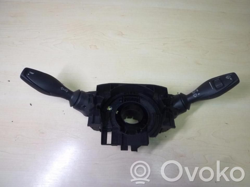 Ford Fiesta Commodo, commande essuie-glace/phare 