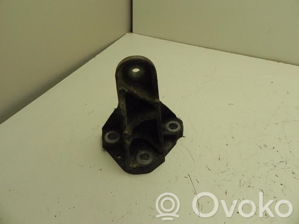 Jaguar XF X250 Engine mounting bracket 