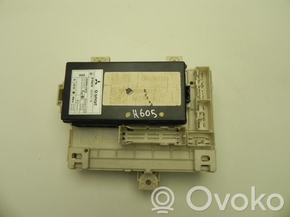 Skrzynka bezpieczników / Komplet   8637A118,K605,K605