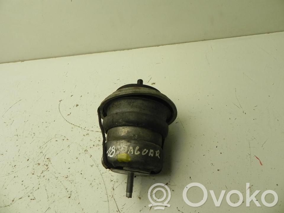 Jaguar XF X250 Engine mount bracket 