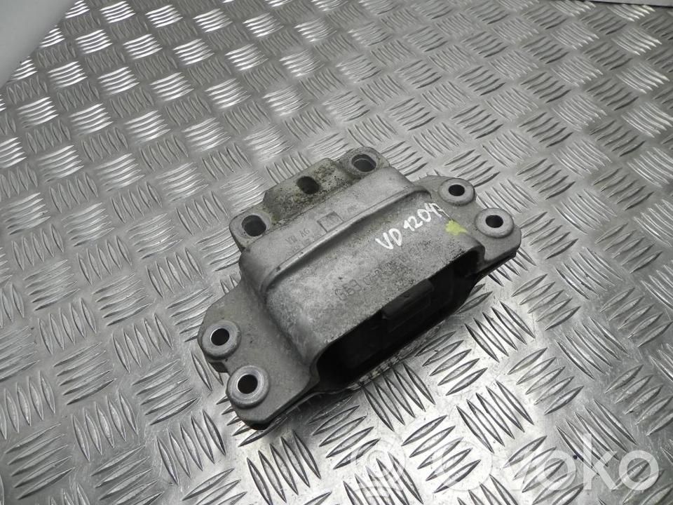 Volkswagen Golf V Engine mount bracket 