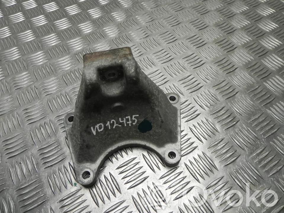 BMW 5 E60 E61 Engine mounting bracket 