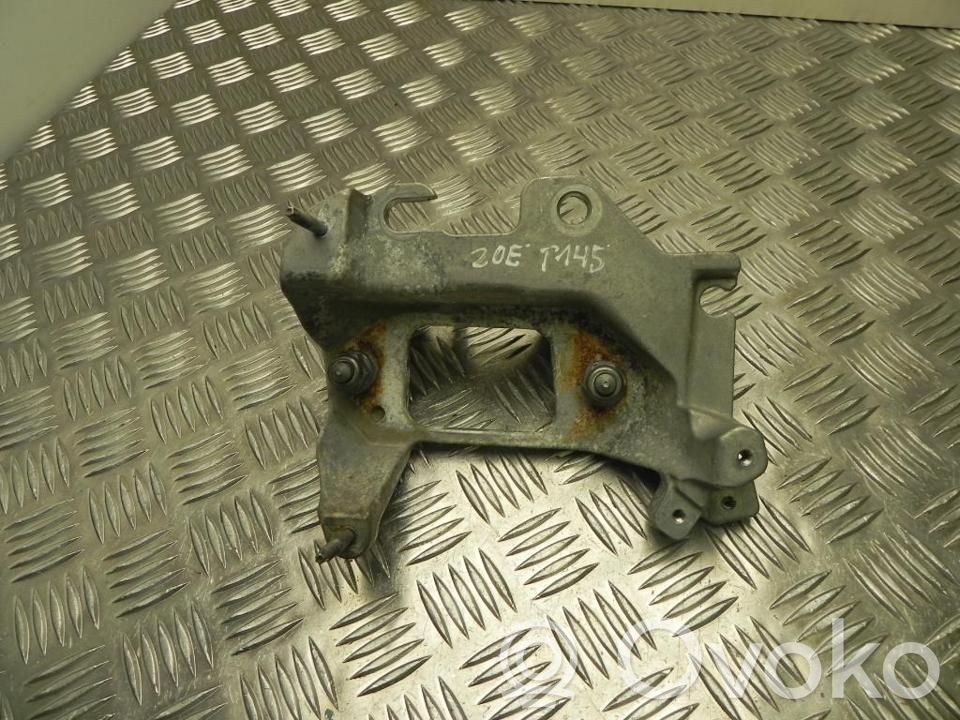 Renault Zoe Engine mounting bracket 