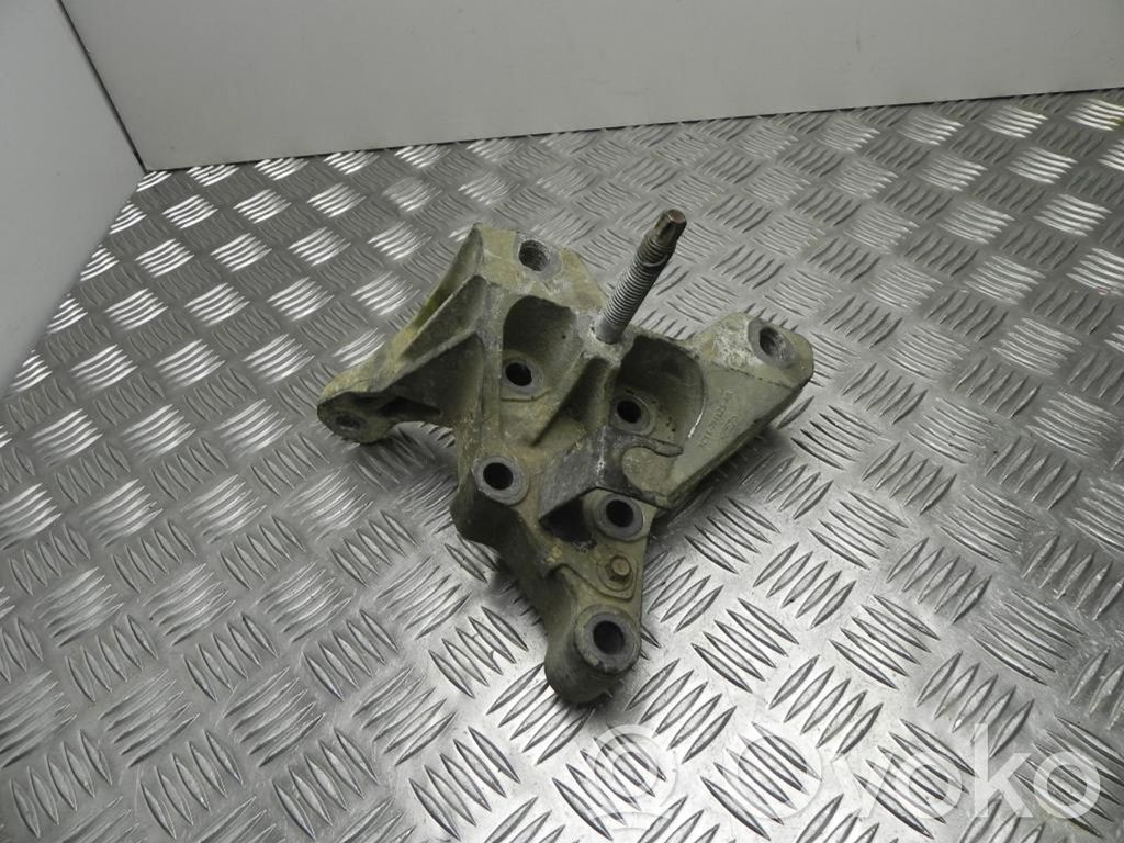 Ford Transit Engine mounting bracket 