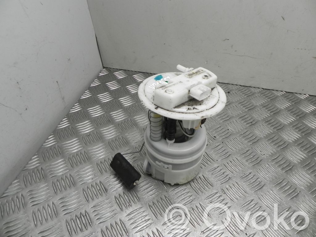 Dacia Sandero Pompa carburante immersa 