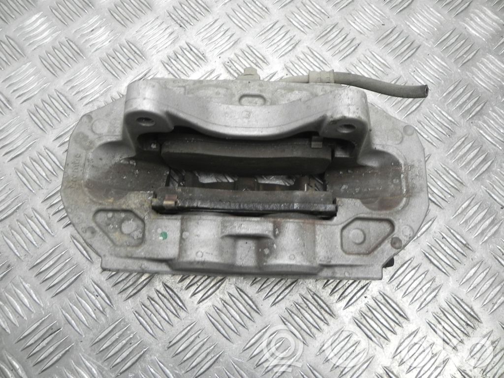 Tesla Model 3 Etujarrusatula 