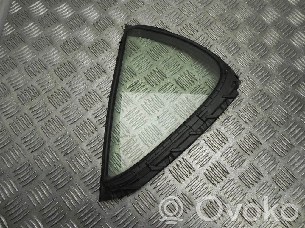 Lexus CT 200H Ventanilla de ventilación de la puerta delantera cuatro puertas 