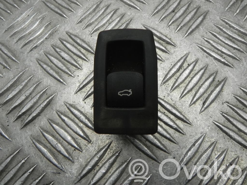 BMW 3 G20 G21 Interruptor para abrir la puerta trasera 