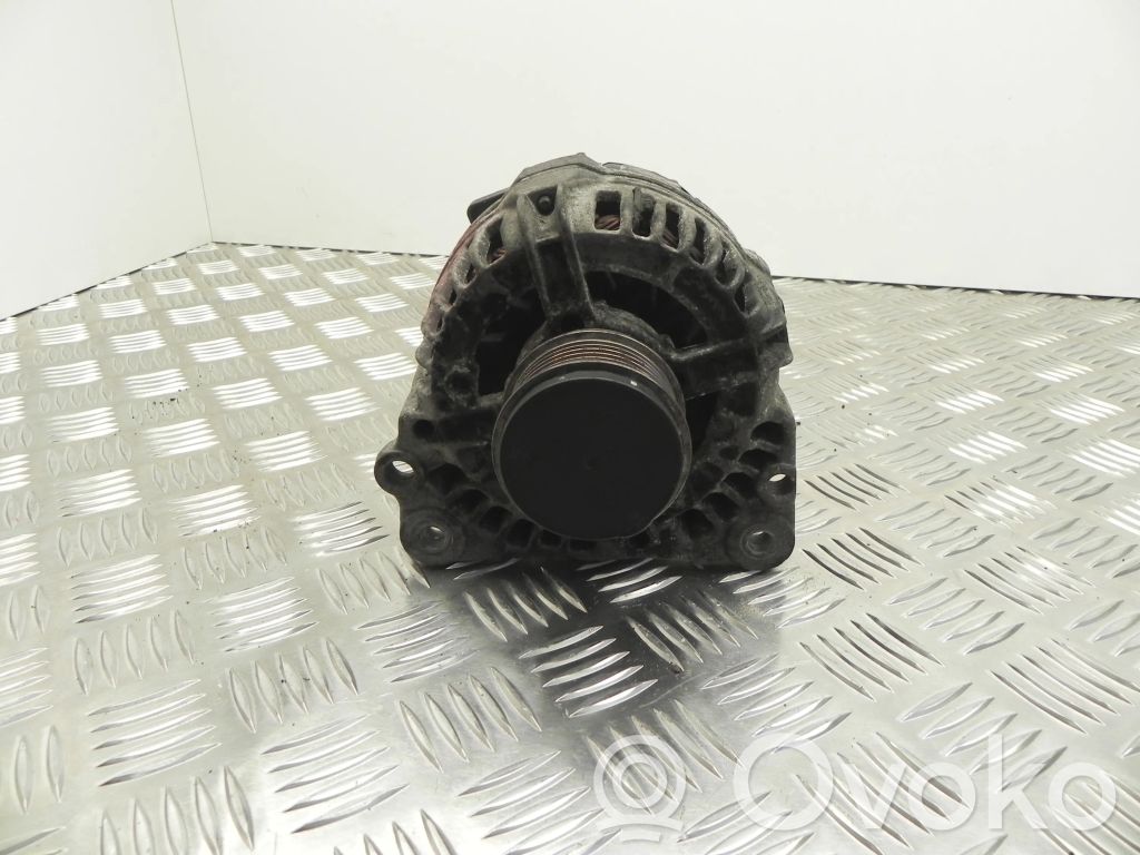 Volkswagen Polo IV 9N3 Alternador 