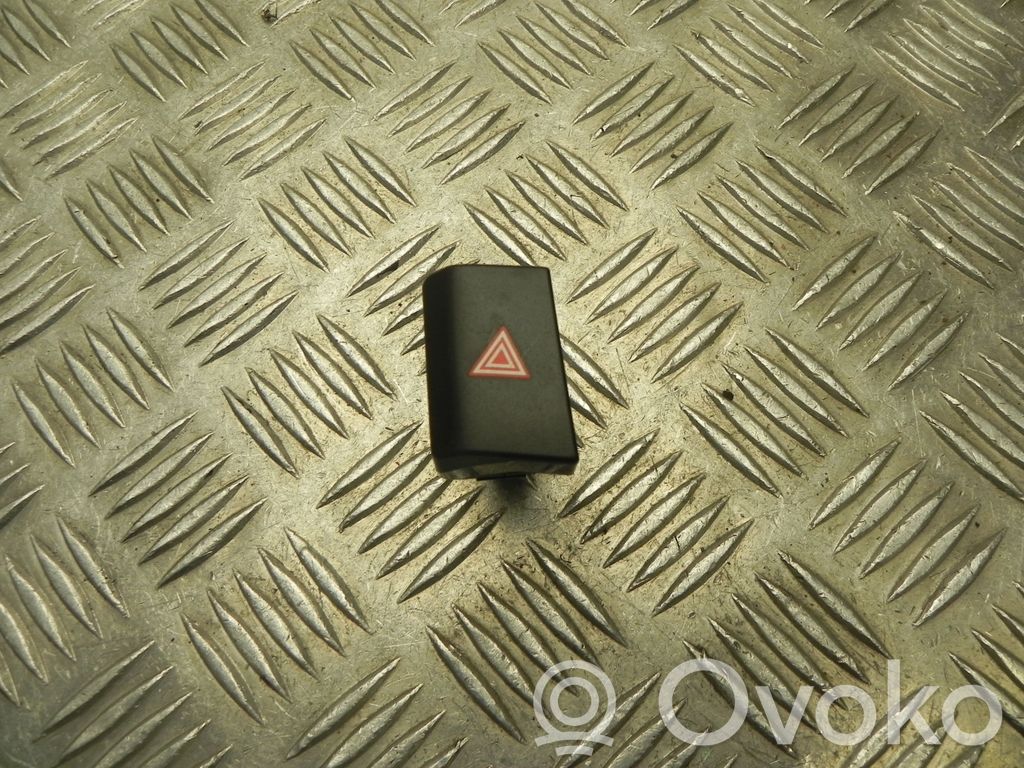Toyota Corolla E160 E170 Botón interruptor de luz de peligro 