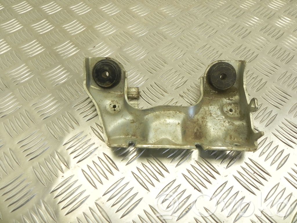 Toyota C-HR I EGR valve cooler bracket 