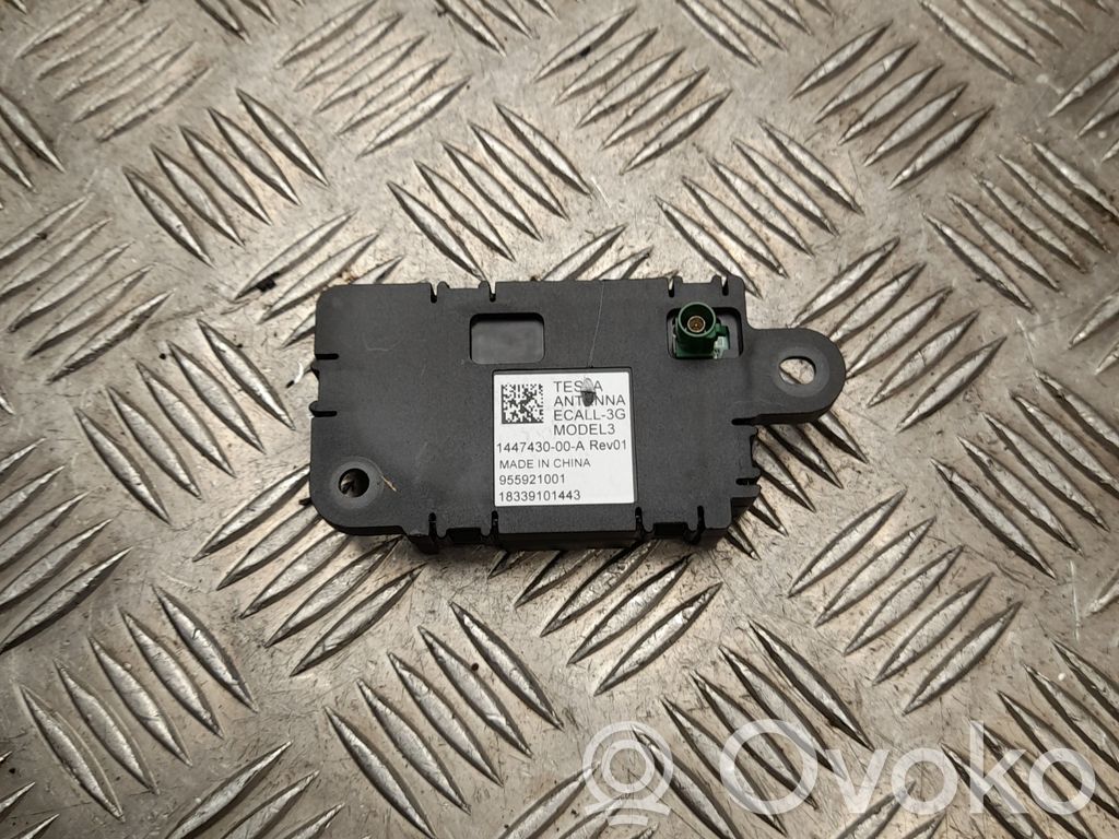 Tesla Model 3 Antenos stiprintuvas 