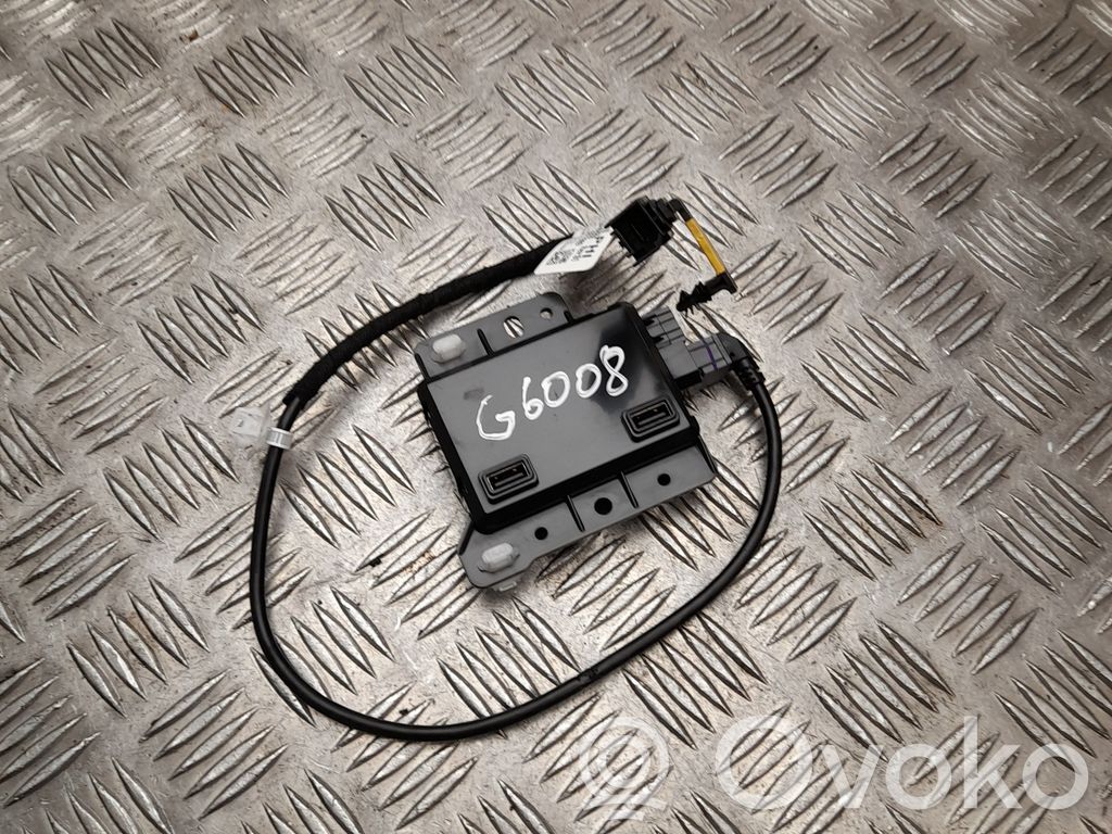 Tesla Model 3 EUR ISO radio connector 