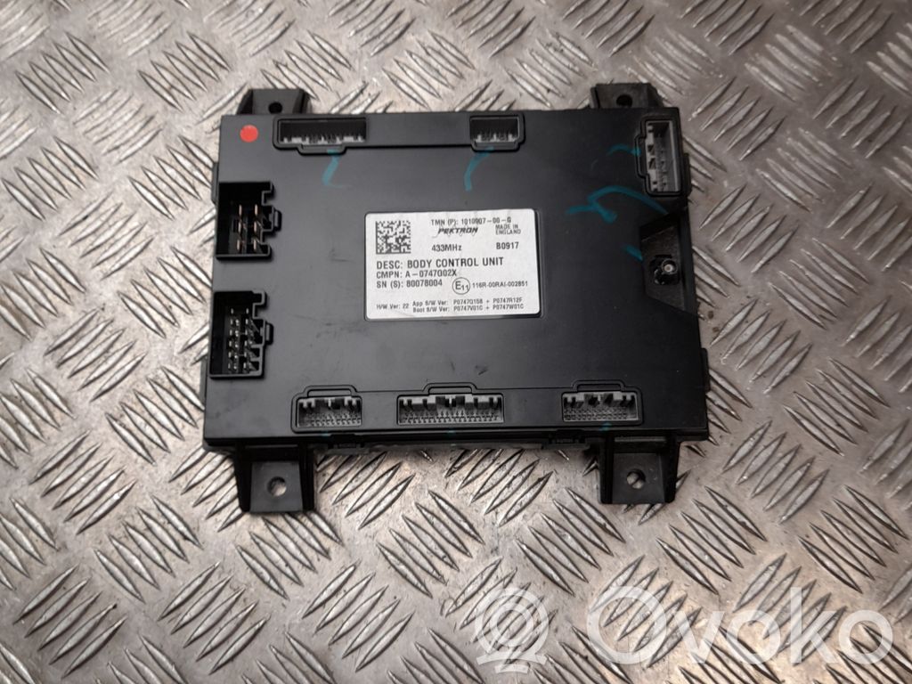Tesla Model S Comfort/convenience module 