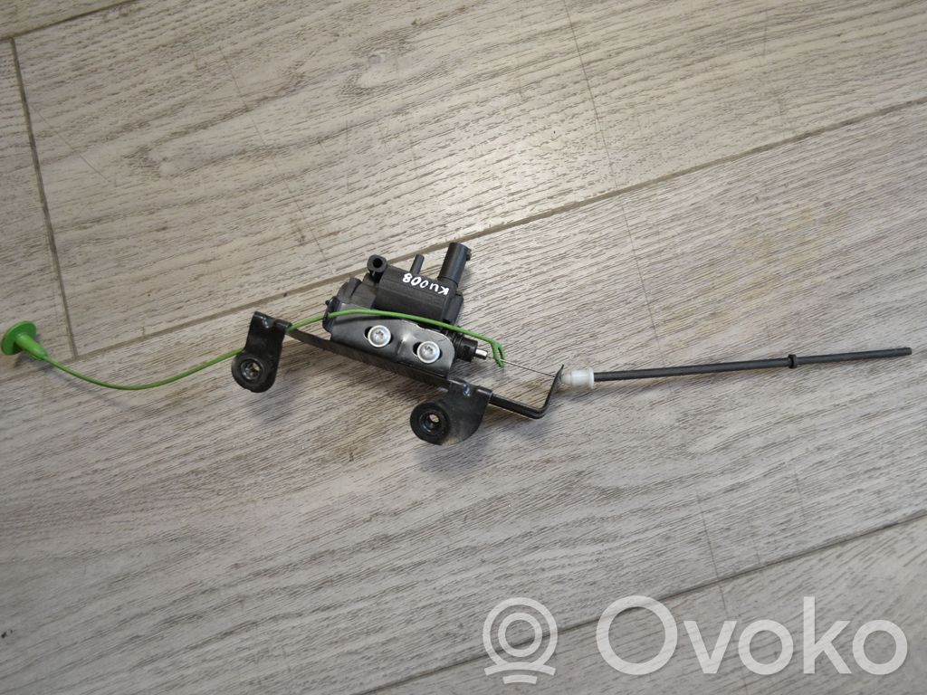 BMW 5 E60 E61 Fuel tank cap lock 