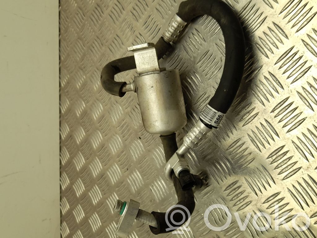 Hyundai Kona I Air conditioning (A/C) pipe/hose 