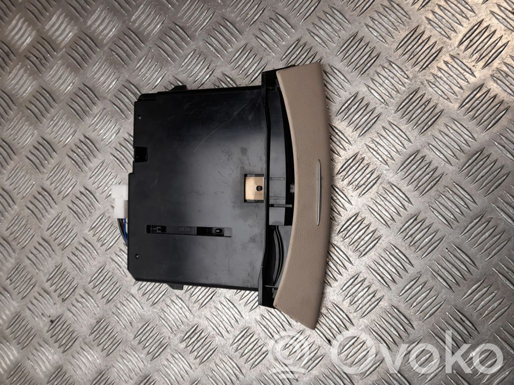 Mercedes-Benz S W222 Popielniczka tylna tunelu środkowego 