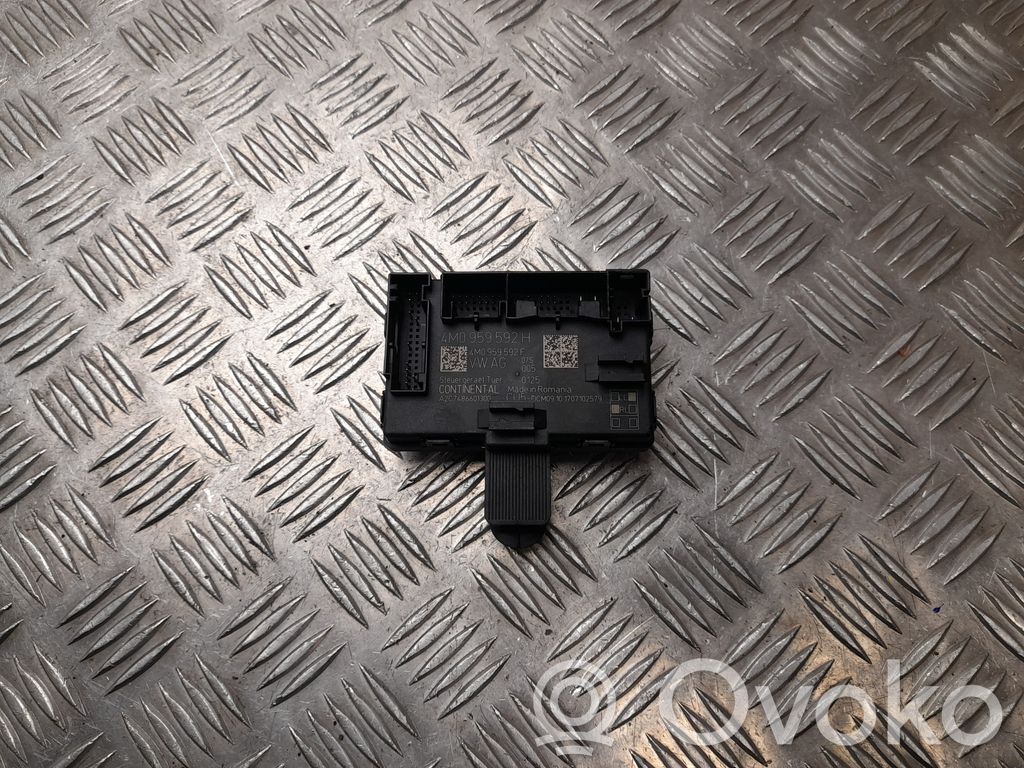 Audi Q7 4M Unidad de control/módulo de la puerta 