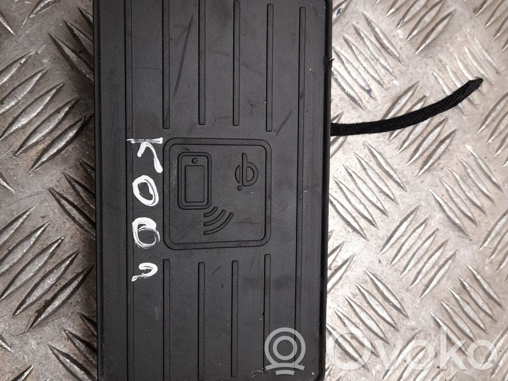 Audi Q7 4M Wireless charging module 