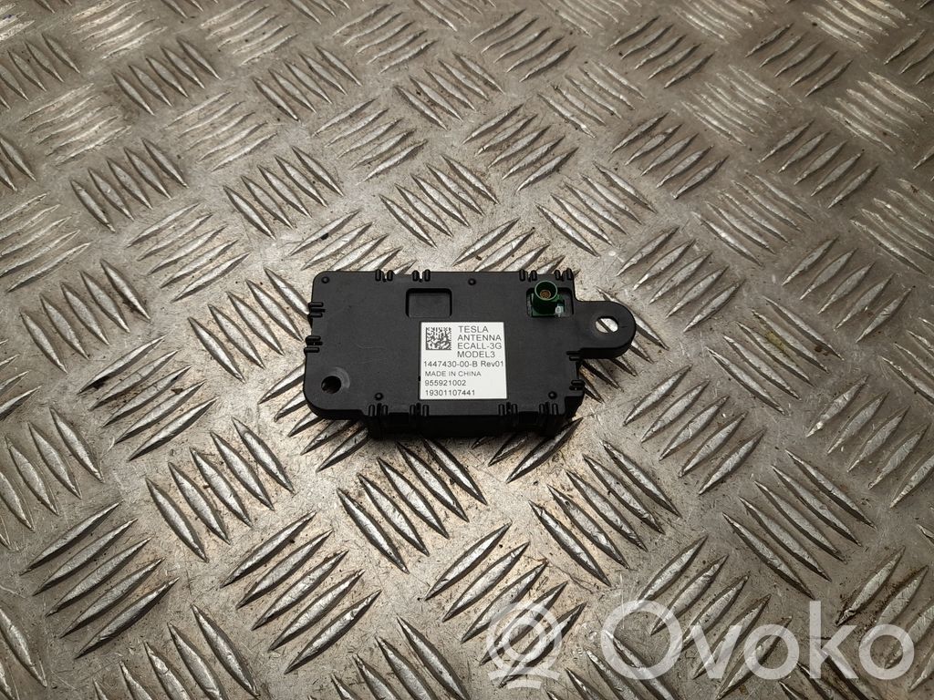 Tesla Model 3 Antenos stiprintuvas 