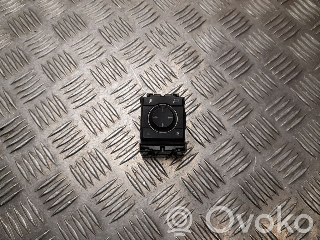 Lexus UX Electric window control switch 