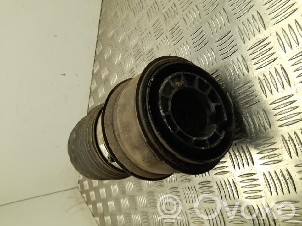 Etuiskunvaimennin   J8A25580AC,VD29045